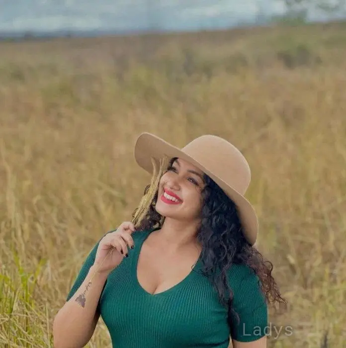 Harshi (27) – Call Girl & Independent Escort Service in Colombo - Gallery Photo 3