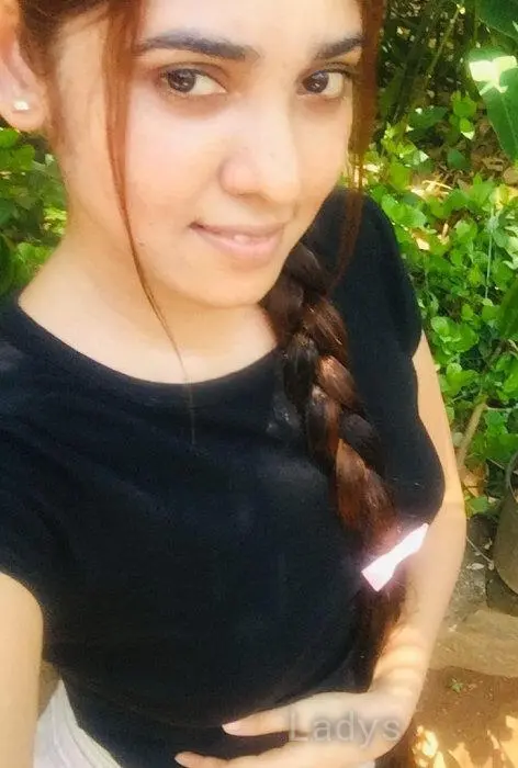 Yashu (27) – Call Girl & Independent Escort Service in Colombo - Gallery Photo 2