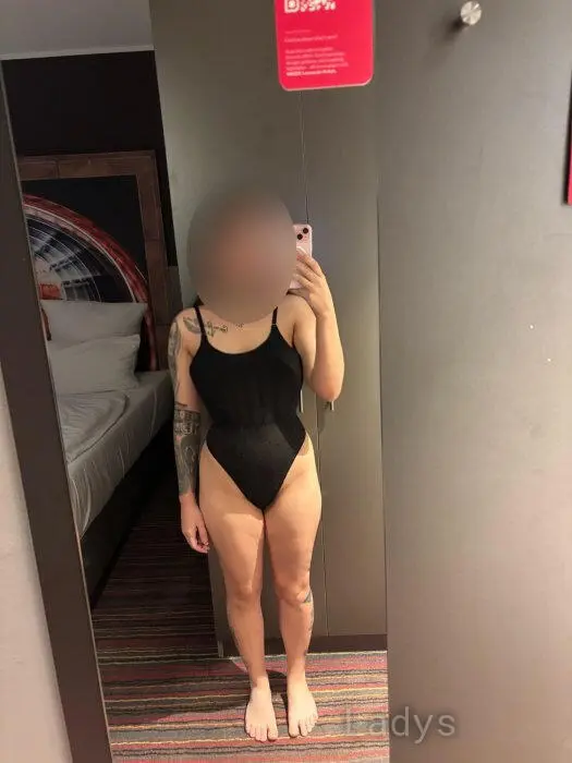 Nicoleta (27) – Call Girl & Independent Escort Service in Constanţa - Gallery Photo 4