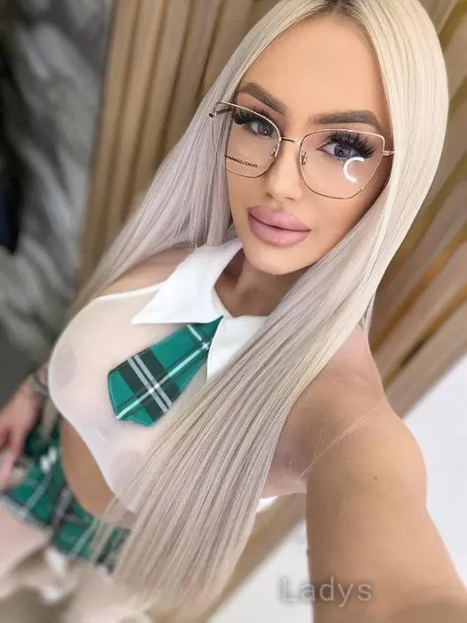 Miky (27) – Call Girl & Independent Escort Service in Constanţa - Gallery Photo 3