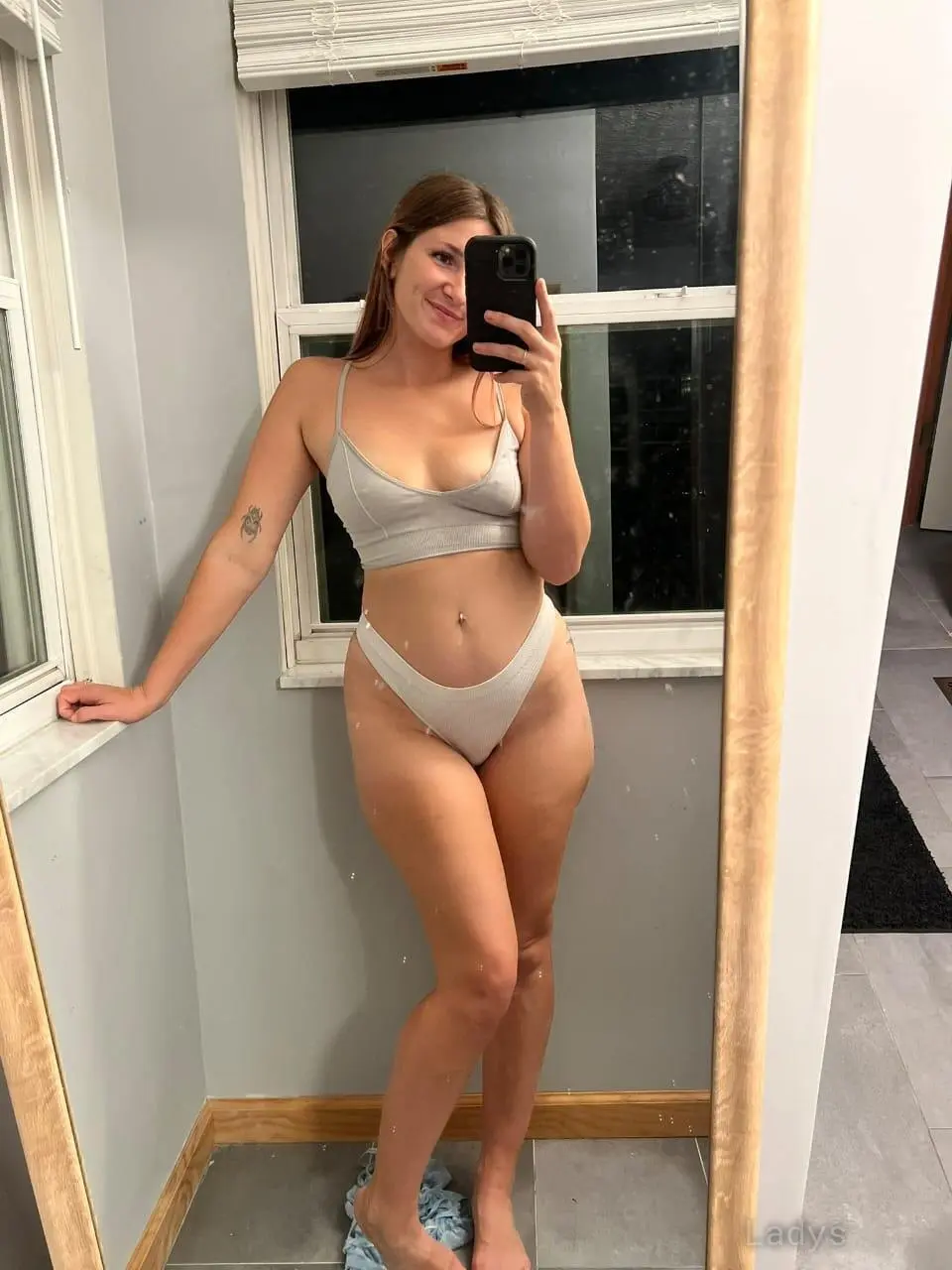 Ronique (27) – Call Girl & Independent Escort Service in Corbeil-Essonnes - Gallery Photo 3