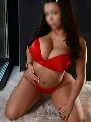 Marta (54) – Call Girl & Independent Escort Service in Cork - Gallery Photo 4