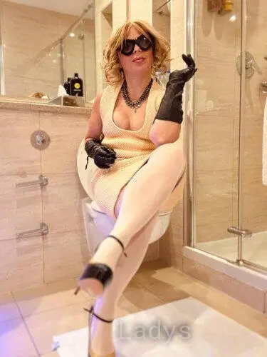 Adette (44) – Call Girl & Independent Escort Service in Cork - Gallery Photo 2