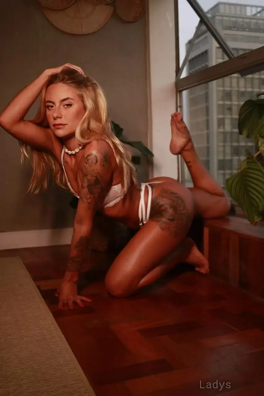 Madison (25) – Call Girl & Independent Escort Service in Cornwall - Gallery Photo 4