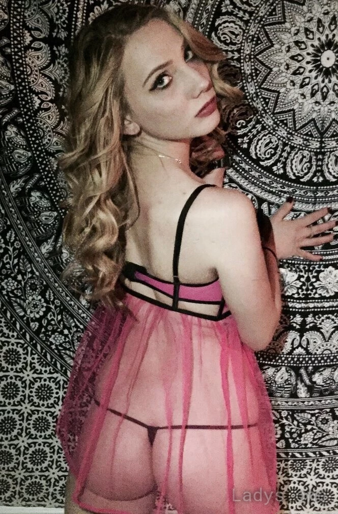 Delilah (24) – Call Girl & Independent Escort Service in Coronado - Gallery Photo 3