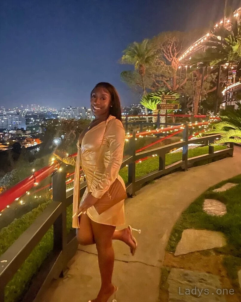 Simone (25) – Call Girl & Independent Escort Service in Coronado - Gallery Photo 4