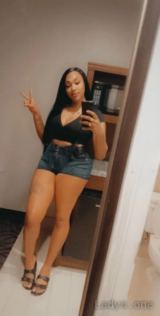 Monica Farr (27) – Call Girl & Independent Escort Service in Coronado - Gallery Photo 2