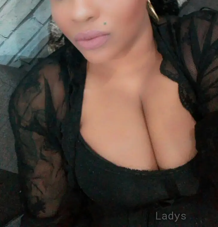 Susy (28) – Call Girl & Independent Escort Service in Coventry - Gallery Photo 2
