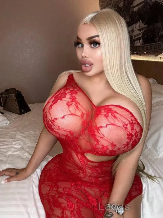 Anastacia (28) – Call Girl & Independent Escort Service in Crawley - Gallery Photo 2