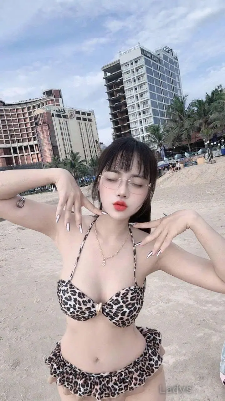 Nga (21) – Call Girl & Independent Escort Service in Da Nang - Gallery Photo 7