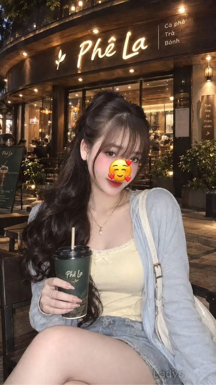Lisa (23) – Call Girl & Independent Escort Service in Da Nang - Gallery Photo 2