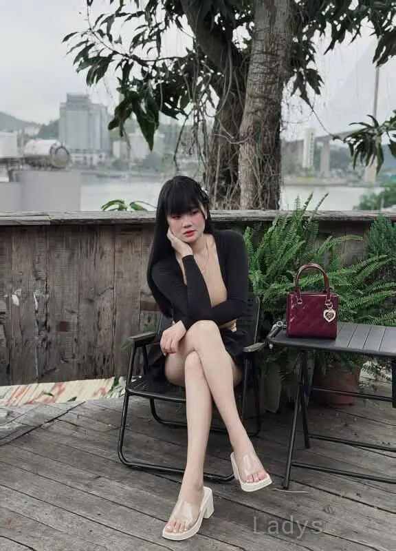 Maya (25) – Call Girl & Independent Escort Service in Da Nang - Gallery Photo 4