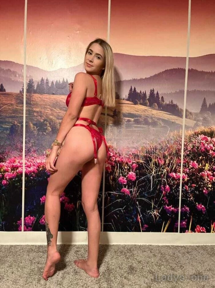 Violeta (22) – Call Girl & Independent Escort Service in Daytona Beach - Gallery Photo 3