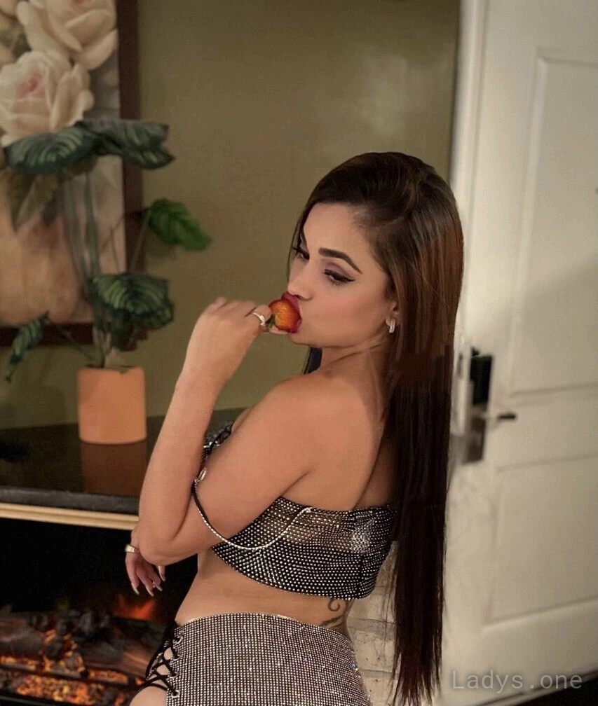 Celina (26) – Call Girl & Independent Escort Service in Decatur - Gallery Photo 3