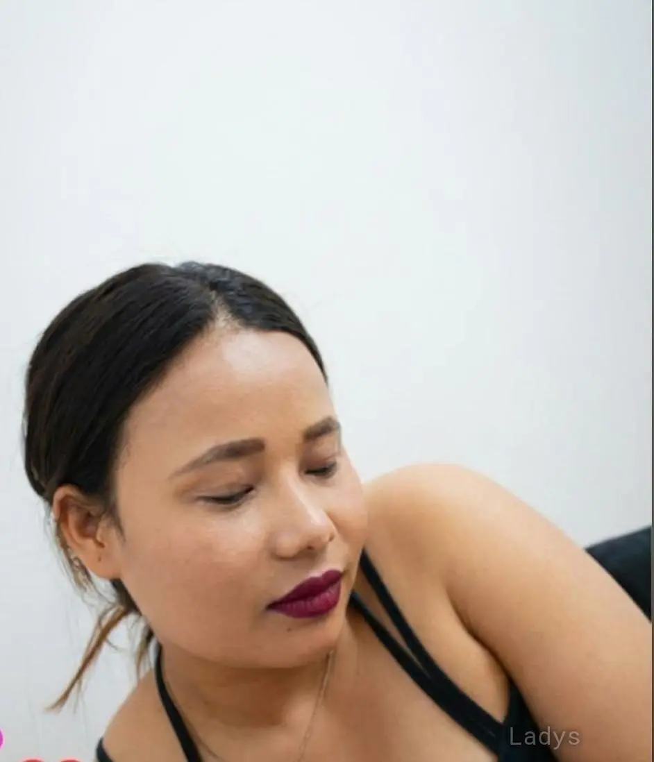 Valeria (22) – Call Girl & Independent Escort Service in Delhi - Gallery Photo 3