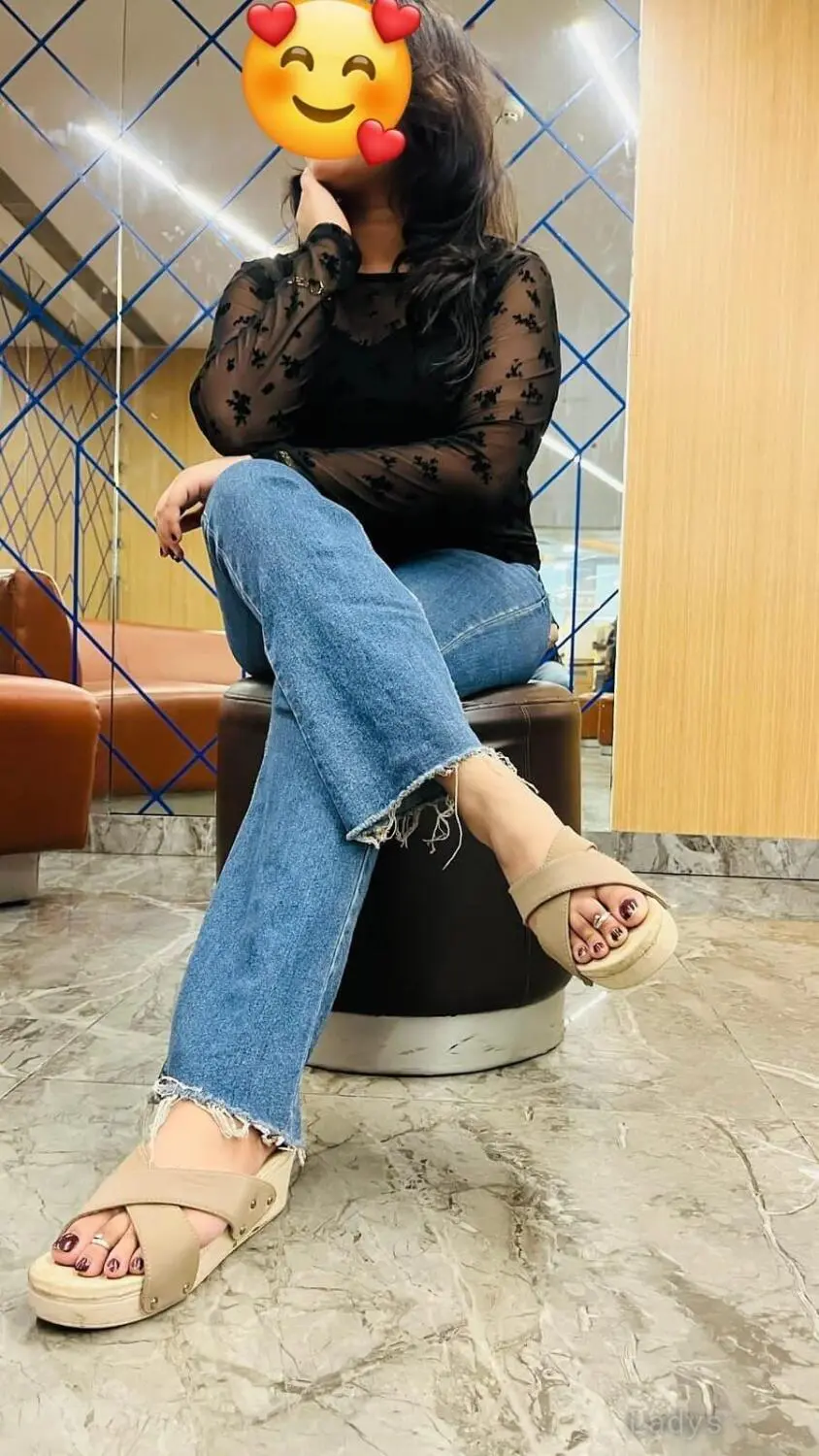 Naomi (28) – Call Girl & Independent Escort Service in Delhi - Gallery Photo 6