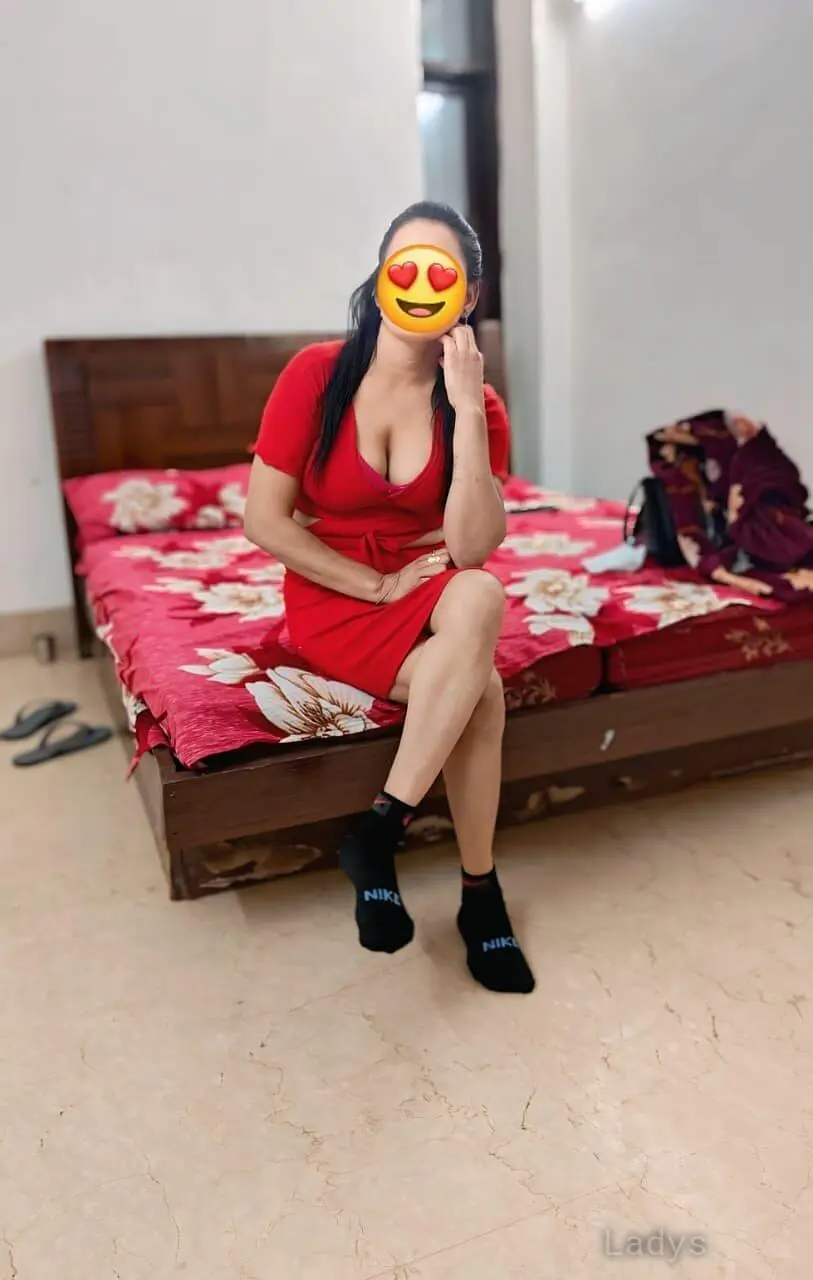 Kanika (21) – Call Girl & Independent Escort Service in Delhi - Gallery Photo 3