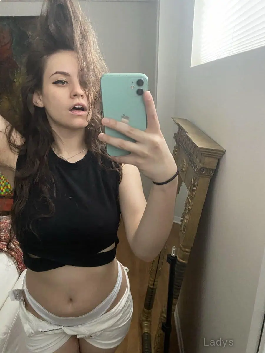 Lilian (23) – Call Girl & Independent Escort Service in Den Haag - Gallery Photo 3