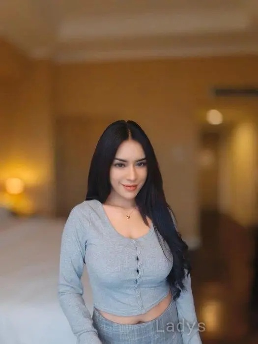 Nadia (33) – Call Girl & Independent Escort Service in Denpasar - Gallery Photo 2