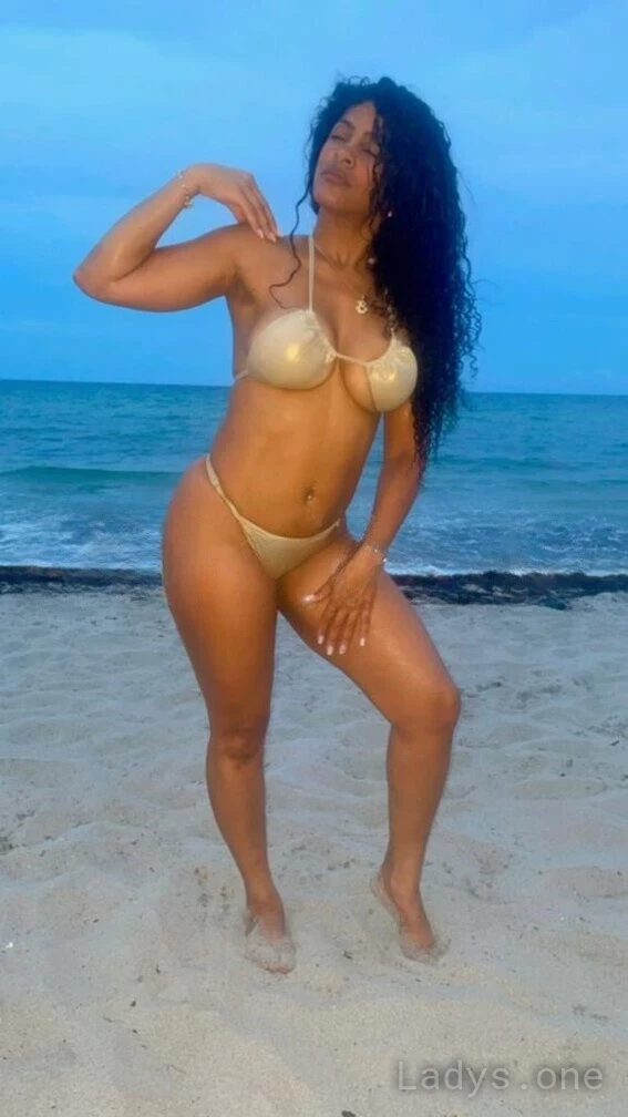 Valery (29) – Call Girl & Independent Escort Service in Des Moines - Gallery Photo 5