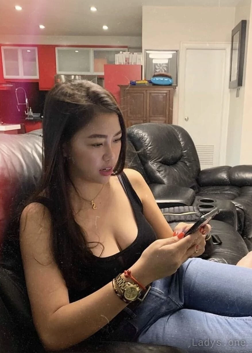 Lisa (22) – Call Girl & Independent Escort Service in Desaru - Gallery Photo 3