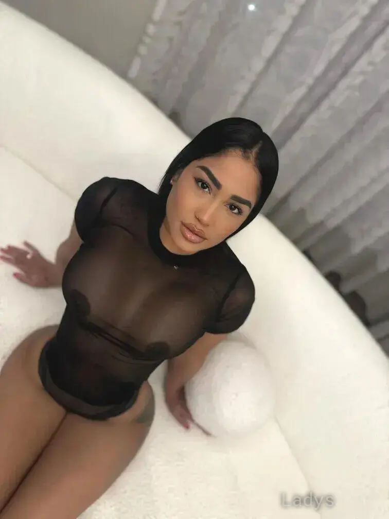 Sisi (25) – Call Girl & Independent Escort Service in Detroit - Gallery Photo 3
