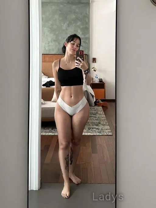 Lodie Grenier (28) – Call Girl & Independent Escort Service in Dijon - Gallery Photo 4