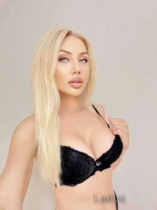 Kira (28) – Call Girl & Independent Escort Service in Doha - Gallery Photo 3