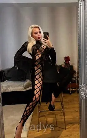 Reby (28) – Call Girl & Independent Escort Service in Dortmund - Gallery Photo 3