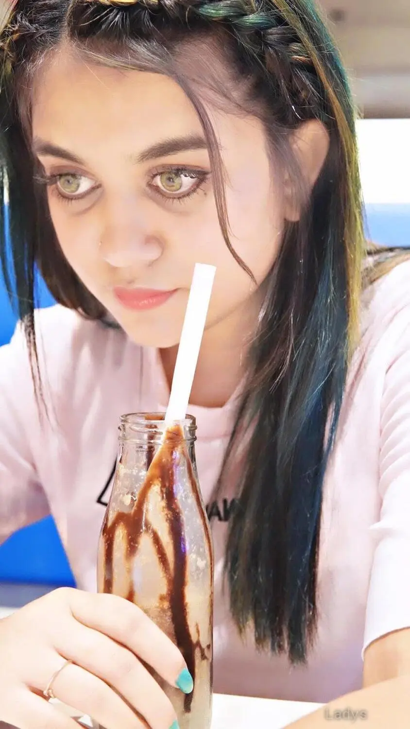 Sania (21) – Call Girl & Independent Escort Service in Dubai - Gallery Photo 7