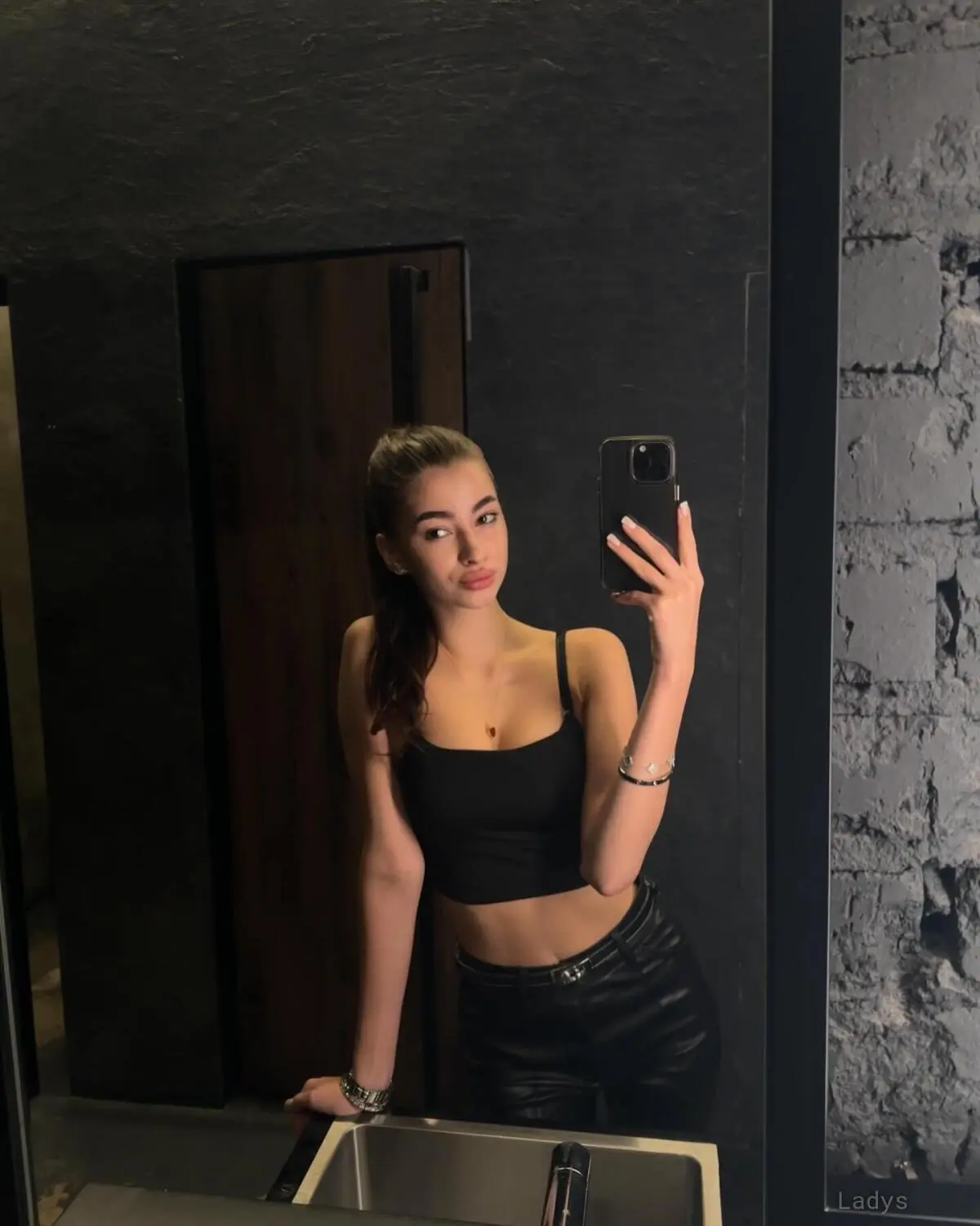 Vera (24) – Call Girl & Independent Escort Service in Dubai - Gallery Photo 2