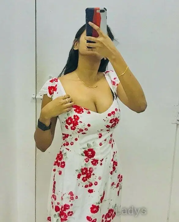 Pari (25) – Call Girl & Independent Escort Service in Dubai - Gallery Photo 6