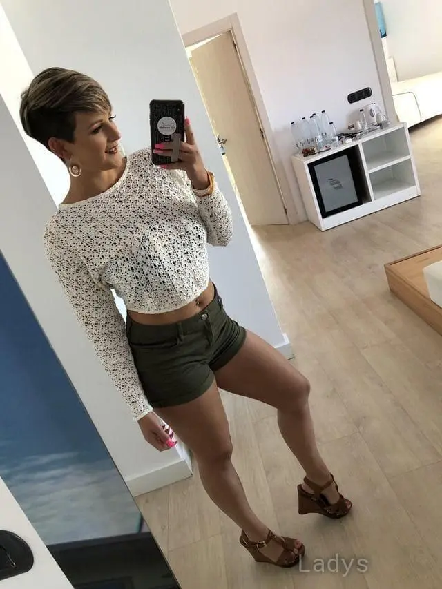 Julie (27) – Call Girl & Independent Escort Service in Dublin - Gallery Photo 3