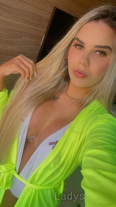 Lilian (27) – Call Girl & Independent Escort Service in Dublin - Gallery Photo 3