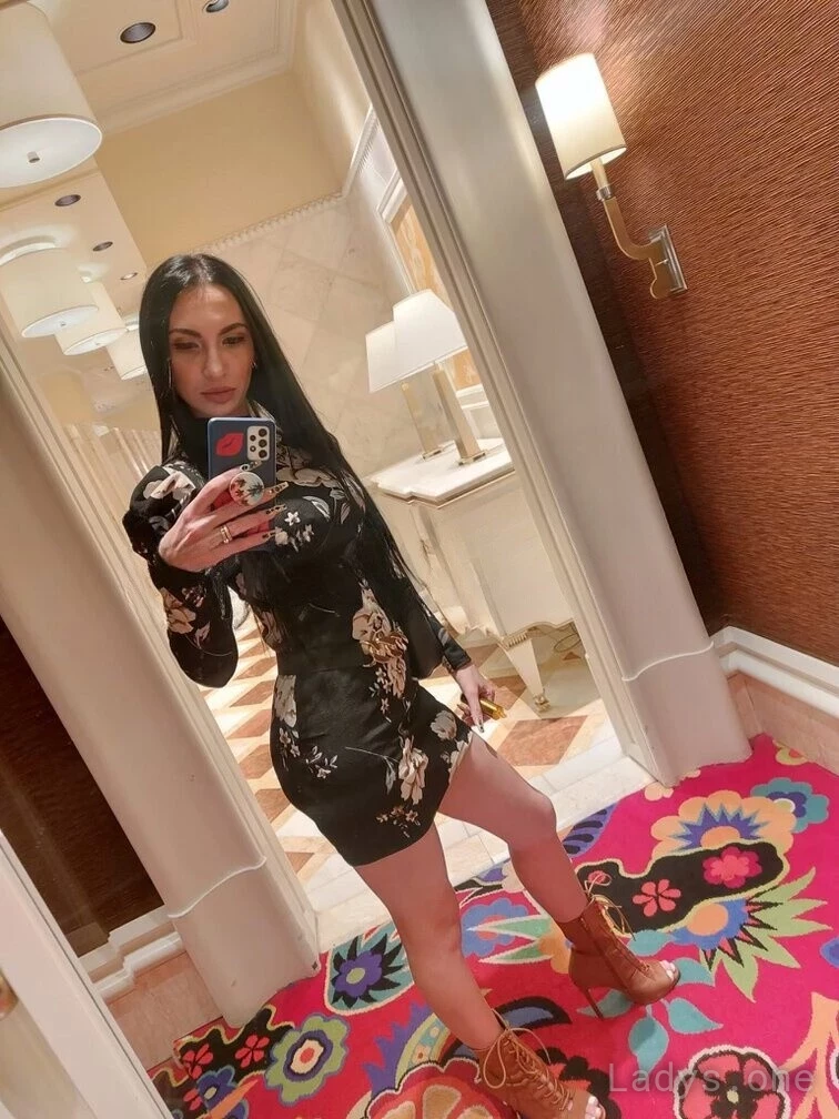 Vanessa (27) – Call Girl & Independent Escort Service in Dubuque - Gallery Photo 3
