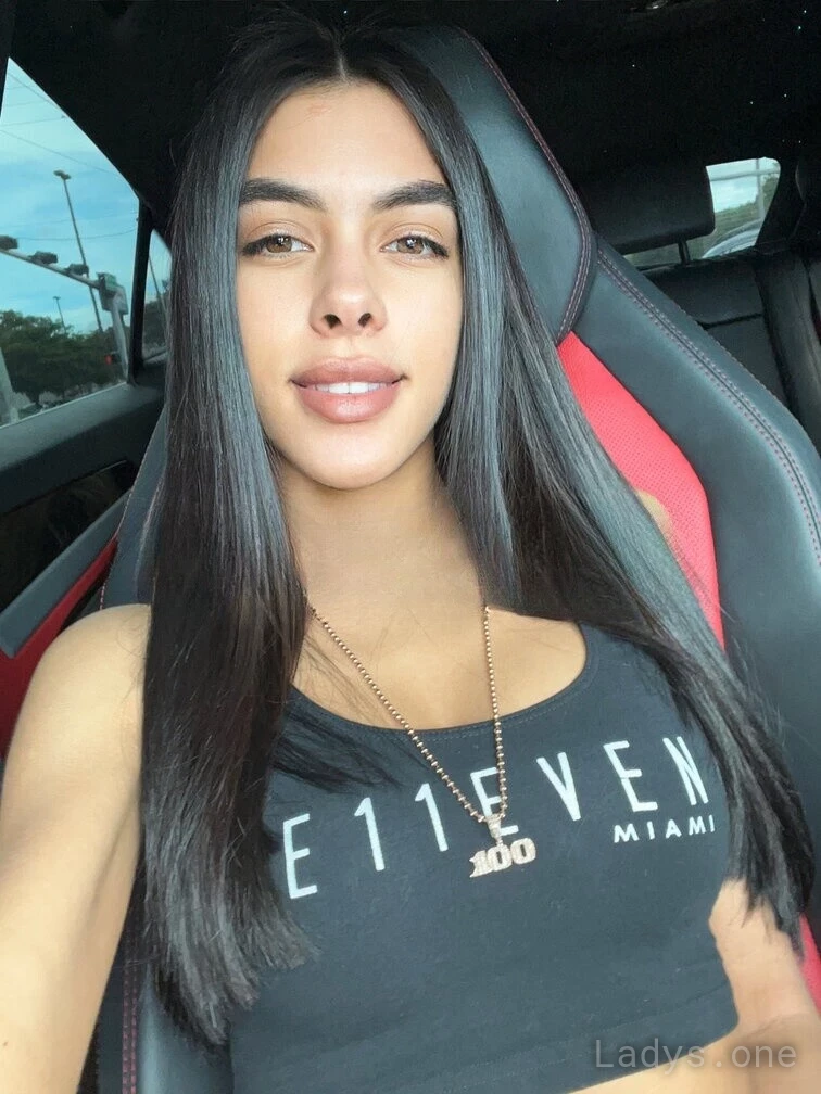 Kendall (22) – Call Girl & Independent Escort Service in Dundalk - Gallery Photo 2