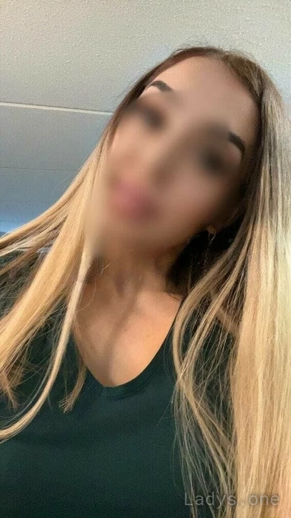Kira Des (27) – Call Girl & Independent Escort Service in Durham - Gallery Photo 3