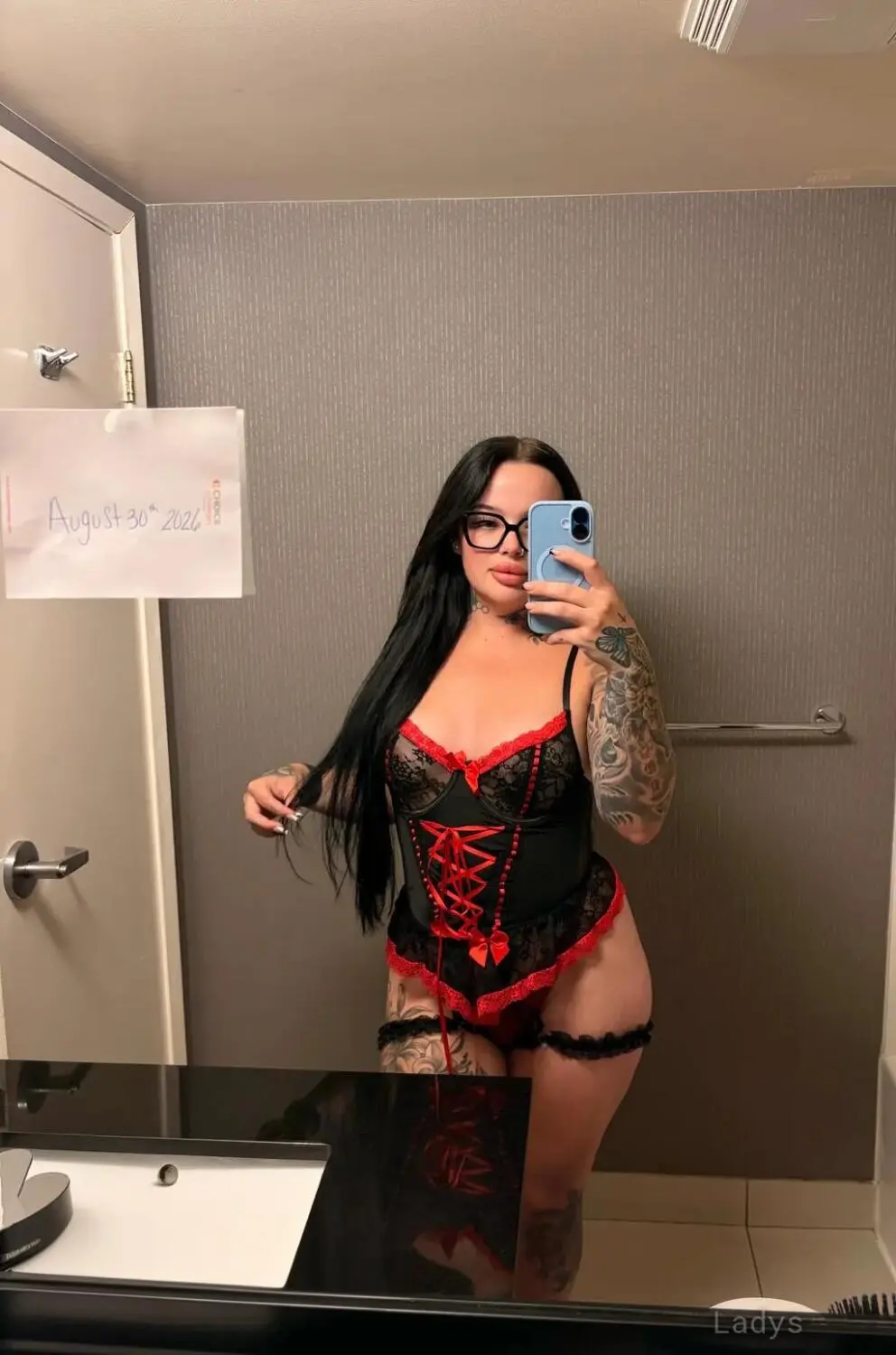 Leah (25) – Call Girl & Independent Escort Service in Edmonton - Gallery Photo 4