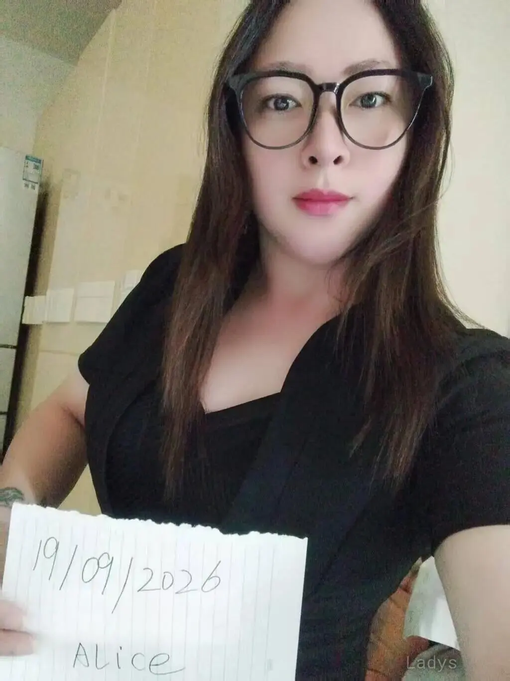 Alice (25) – Call Girl & Independent Escort Service in Edmonton - Gallery Photo 4