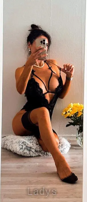 Anna (35) – Call Girl & Independent Escort Service in Espoo - Gallery Photo 3