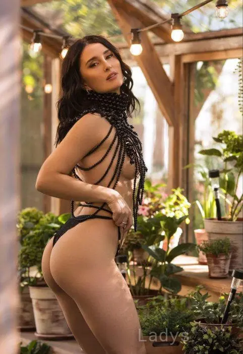 Eva (35) – Call Girl & Independent Escort Service in Espoo - Gallery Photo 4