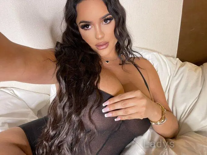 Mily (25) – Call Girl & Independent Escort Service in Essen - Gallery Photo 2