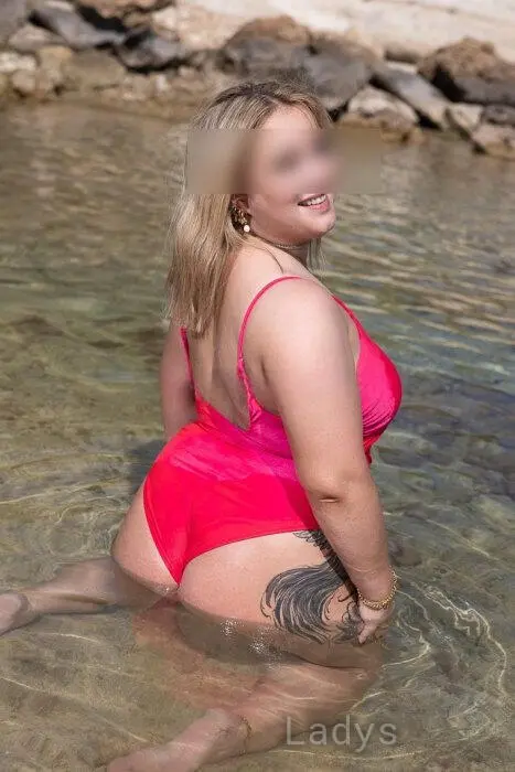 Lou (24) – Call Girl & Independent Escort Service in Essen - Gallery Photo 4