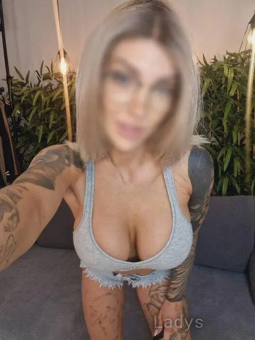 Denisse (26) – Call Girl & Independent Escort Service in Essen - Gallery Photo 5