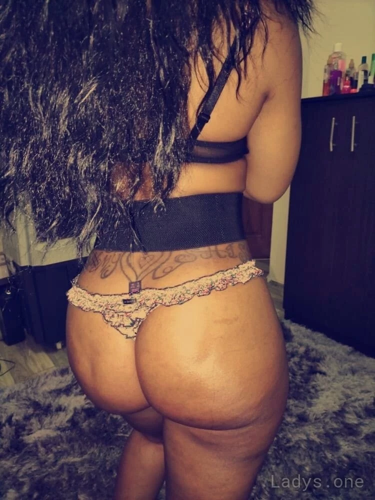 Mistress Lora (25) – Call Girl & Independent Escort Service in Faiyum - Gallery Photo 3