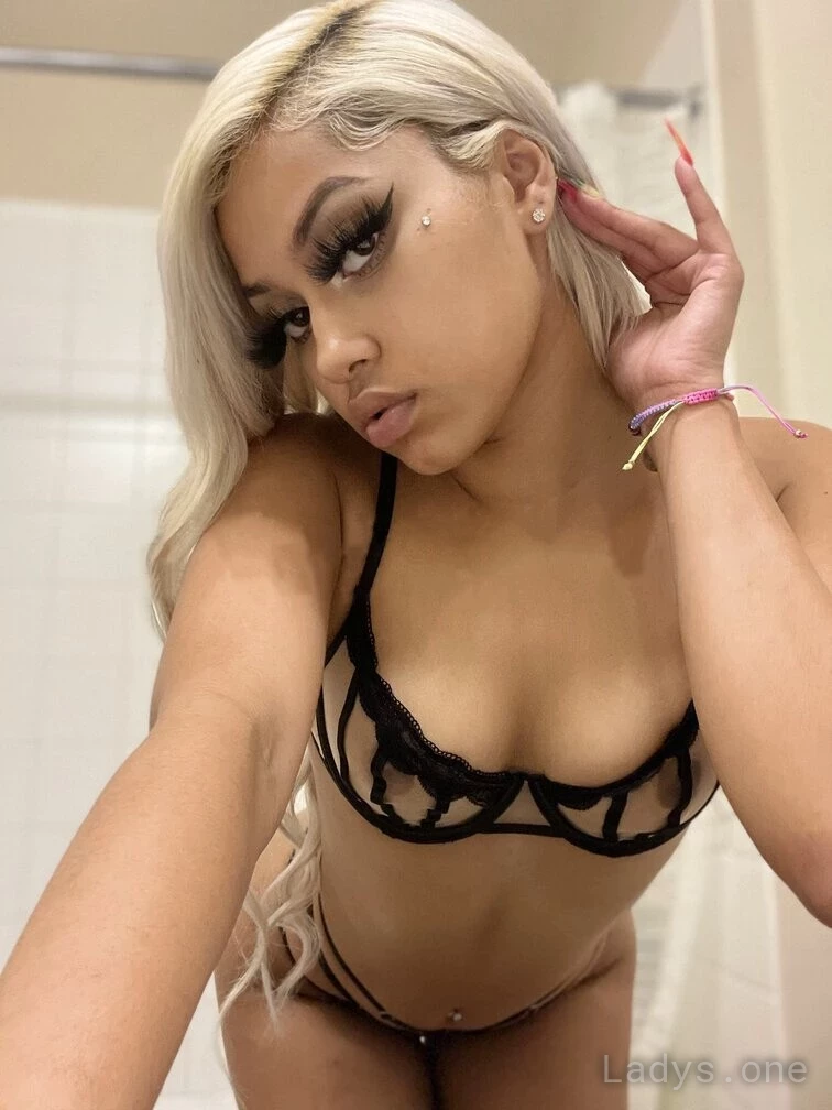 Ninabarbiex (21) – Call Girl & Independent Escort Service in Fargo - Gallery Photo 3