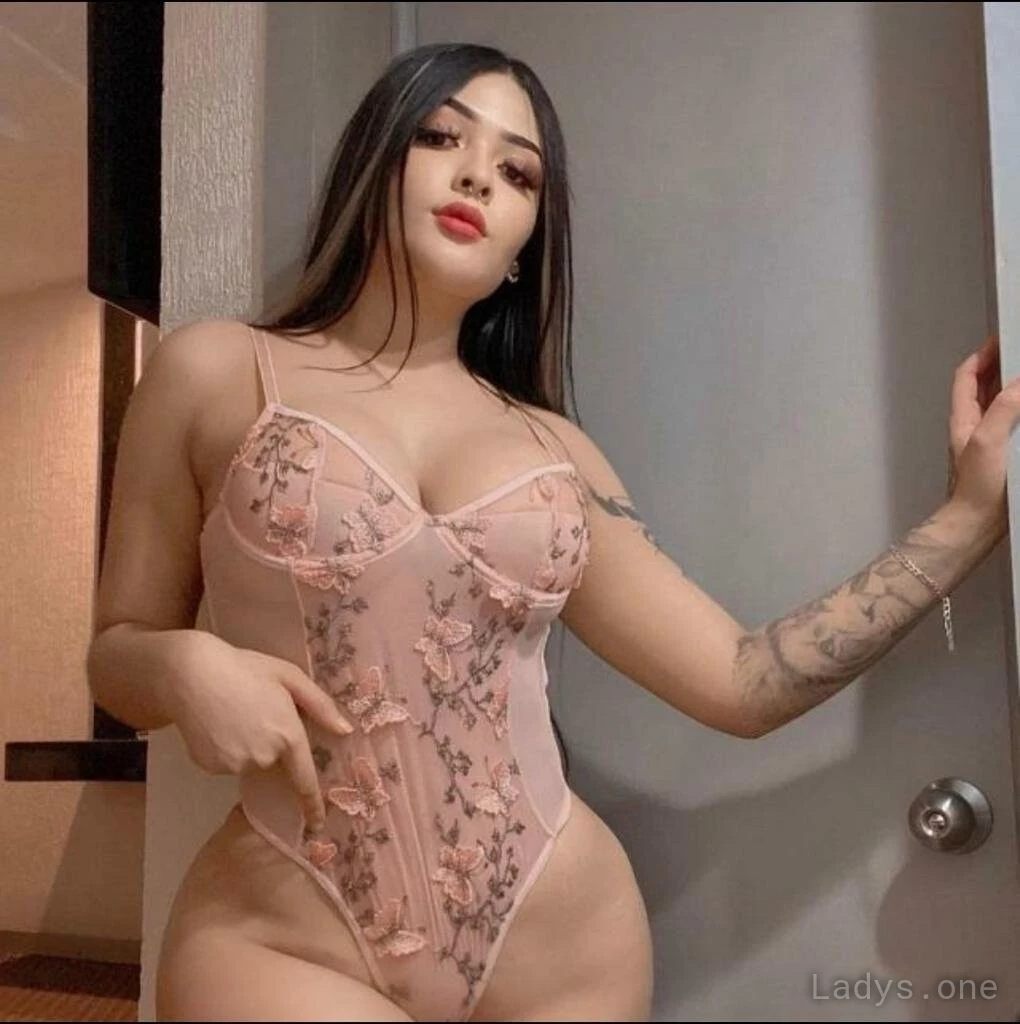 Nisa (22) – Call Girl & Independent Escort Service in Al Finţās - Gallery Photo 2