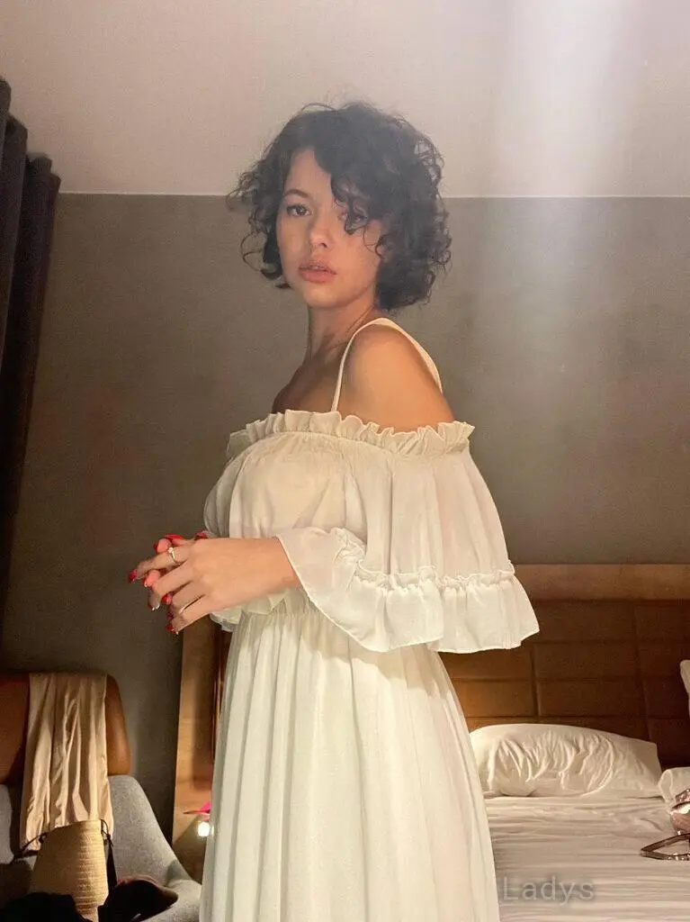 Anna (18) – Call Girl & Independent Escort Service in Firenze - Gallery Photo 3