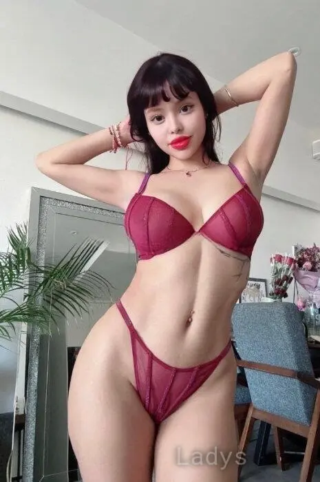 Nihan (24) – Call Girl & Independent Escort Service in Firenze - Gallery Photo 4