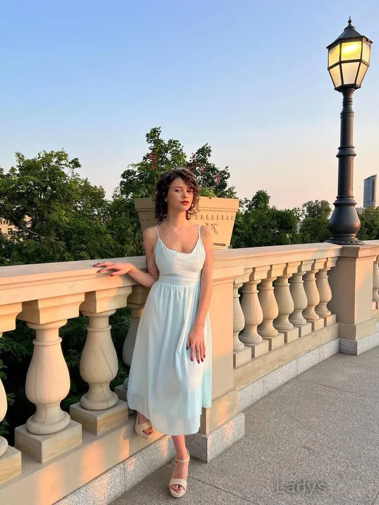 Anna (18) – Call Girl & Independent Escort Service in Firenze - Gallery Photo 5